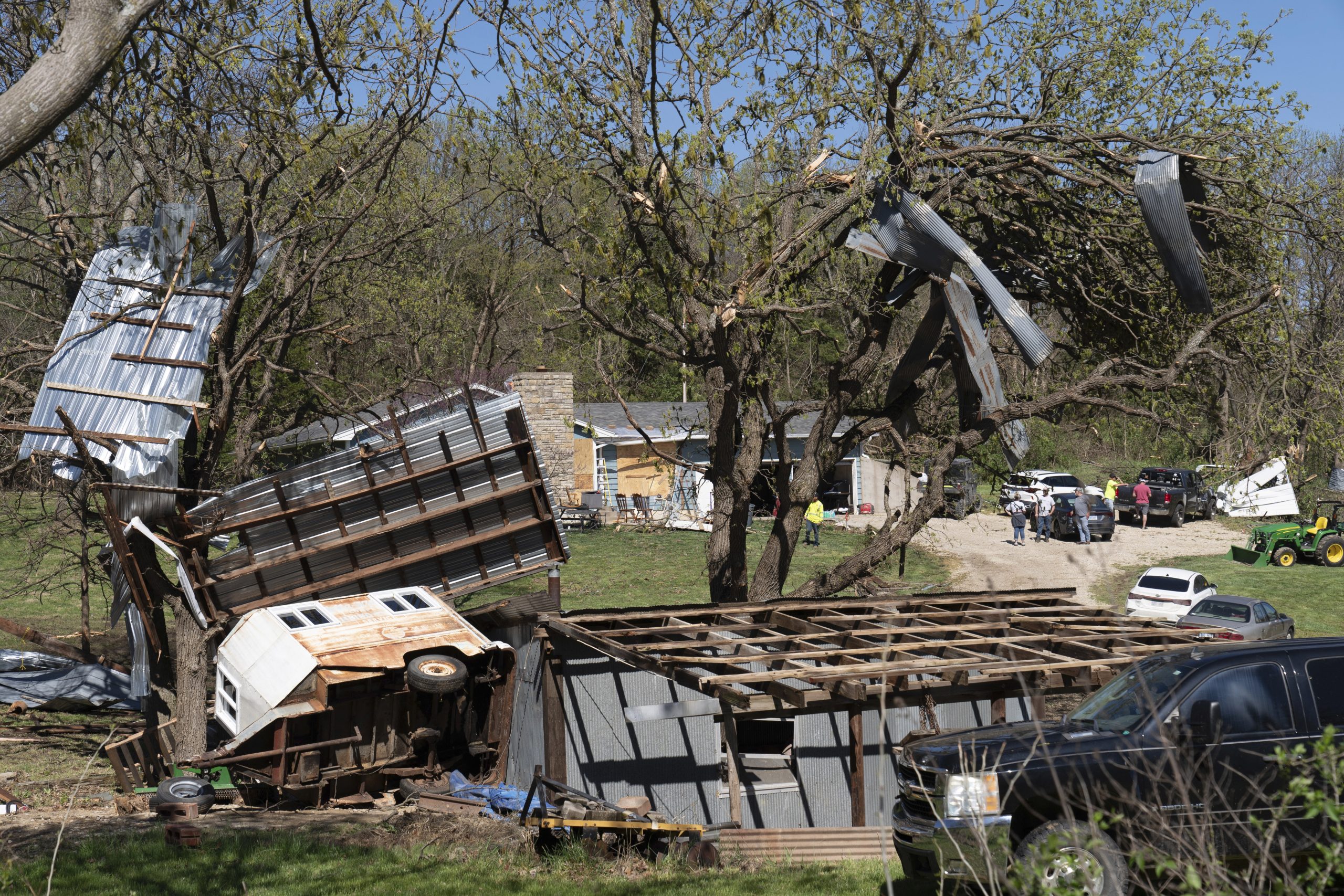 Parts of central US hit by severe storms, while tornadoes strike in ...