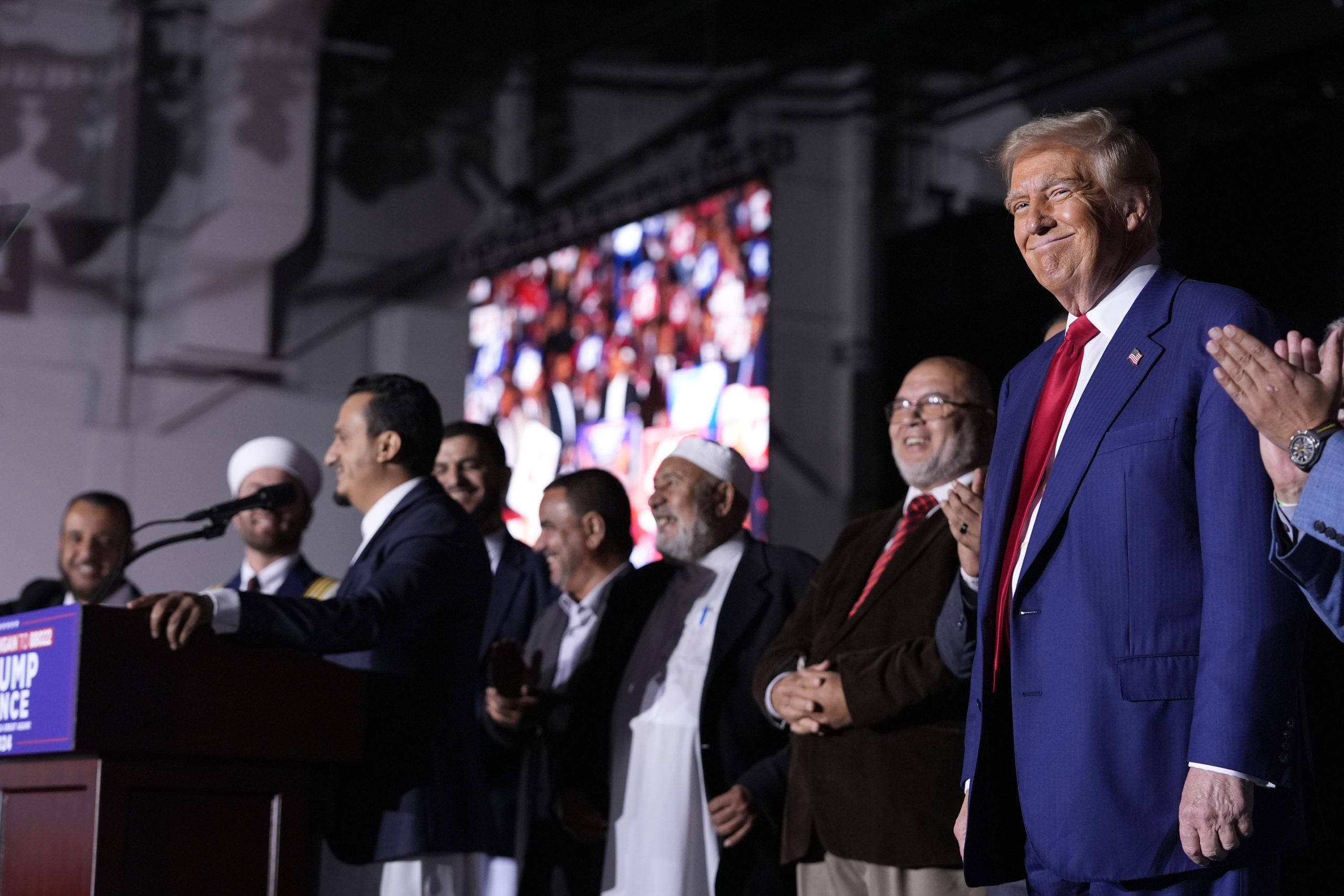 Trump meets with Arab Americans in Dearborn, Michigan, but top ...