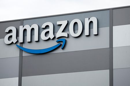 Amazon’s satellite internet licence faces legal challenge in France