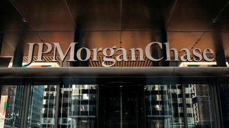 JPMorgan exploring crypto trading for institutional clients, Bloomberg News reports