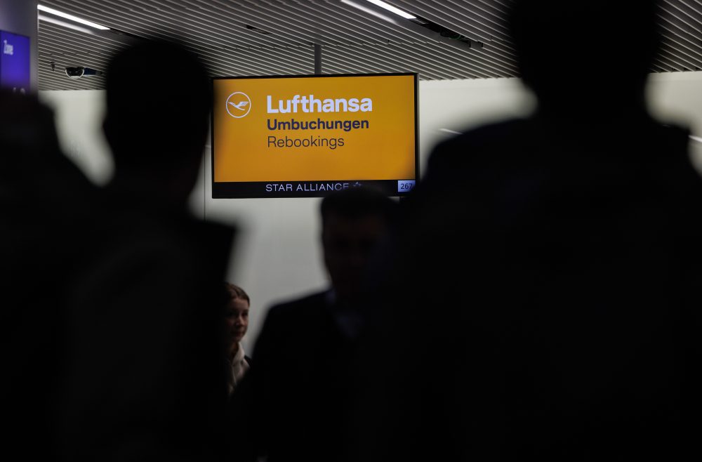 Strikes by German pilot and cabin crew unions force Lufthansa to cancel flights