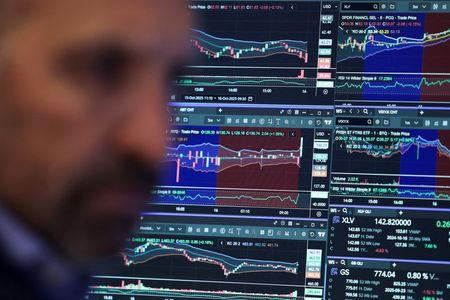 Trading Day: Bears barge bulls aside