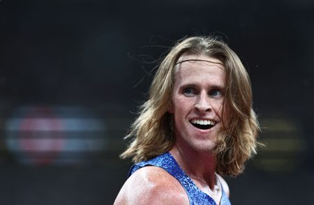 Cole Hocker fastest in 3K at national indoor track championship