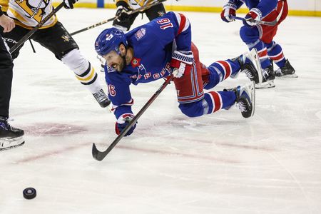 Rangers come back to beat Penguins in shootout