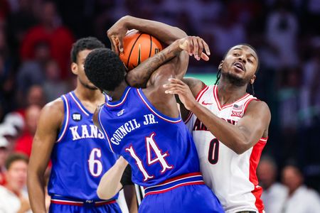 Top 25 roundup: No. 2 Arizona avenges 1st loss, beats No. 14 Kansas