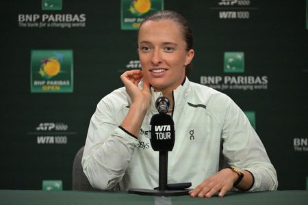 Tennis-WTA players divided on five-set matches proposal at Grand Slams