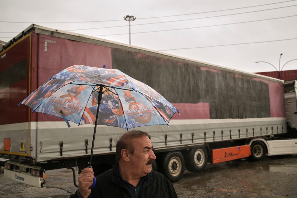 Iranians cross into northern Iraq for cheaper food, internet and work after border reopens