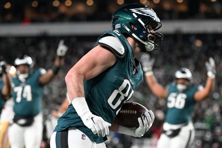 Reports: Eagles bring back TE Dallas Goedert – got FLM