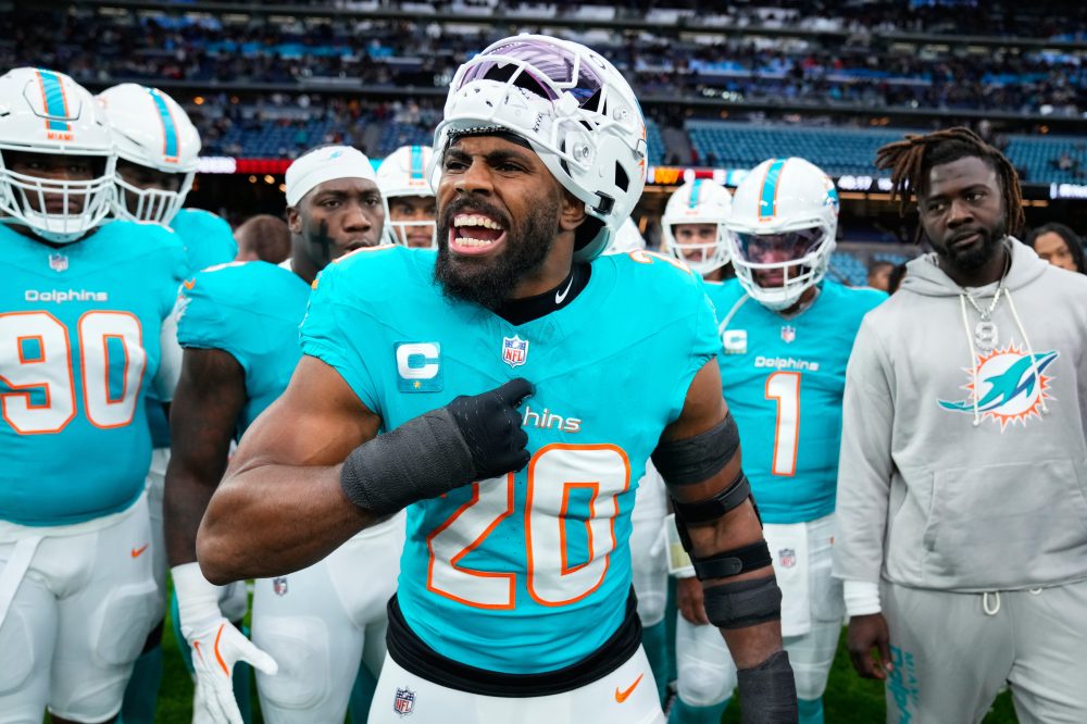 Linebacker Jordyn Brooks agrees to 3-year extension with Dolphins, AP source says