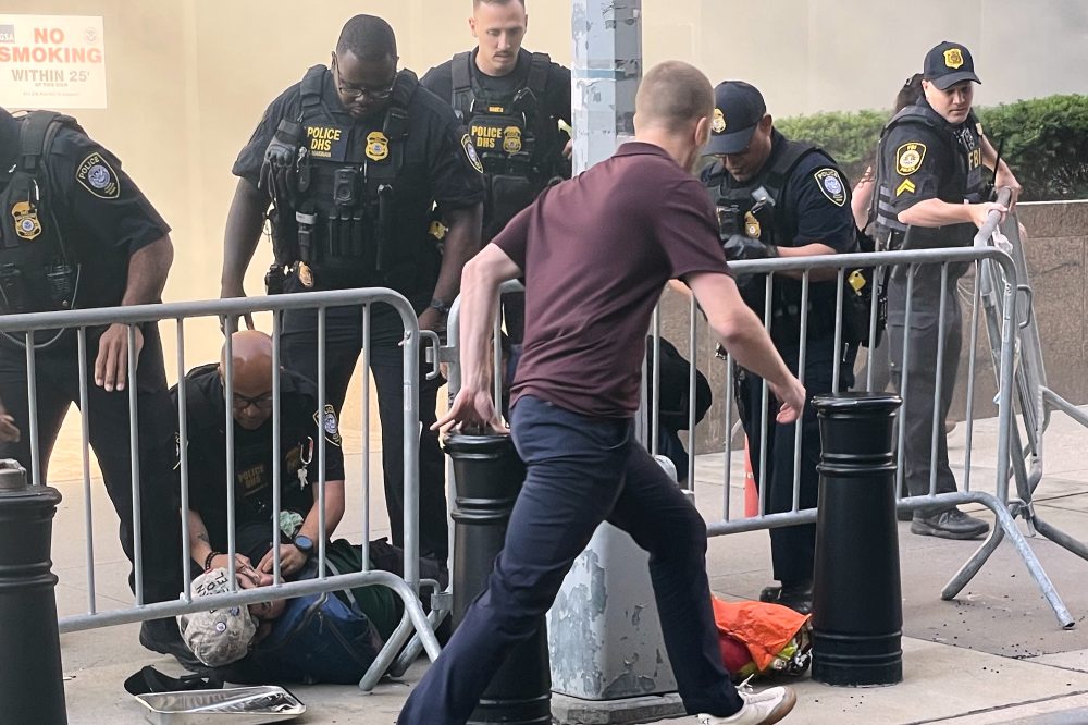 Arson charge lodged against ex-Army soldier in fiery attack on Manhattan federal building