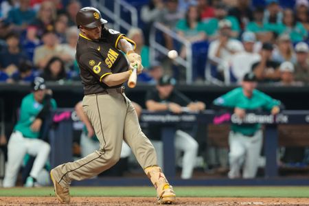 MLB roundup: Marlins blow lead to Padres, lose club-record 12th straight