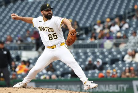 White Sox acquire RHP Jose Urquidy in trade with Pirates
