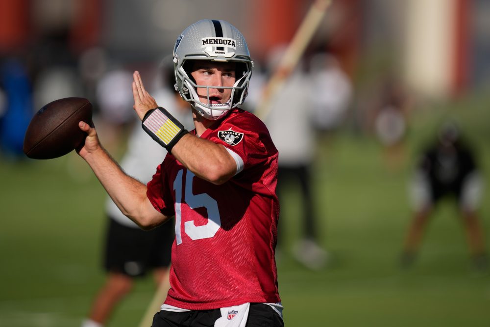Kubiak opens Raiders camp with Cousins atop QB depth chart and Mendoza pushed to compete