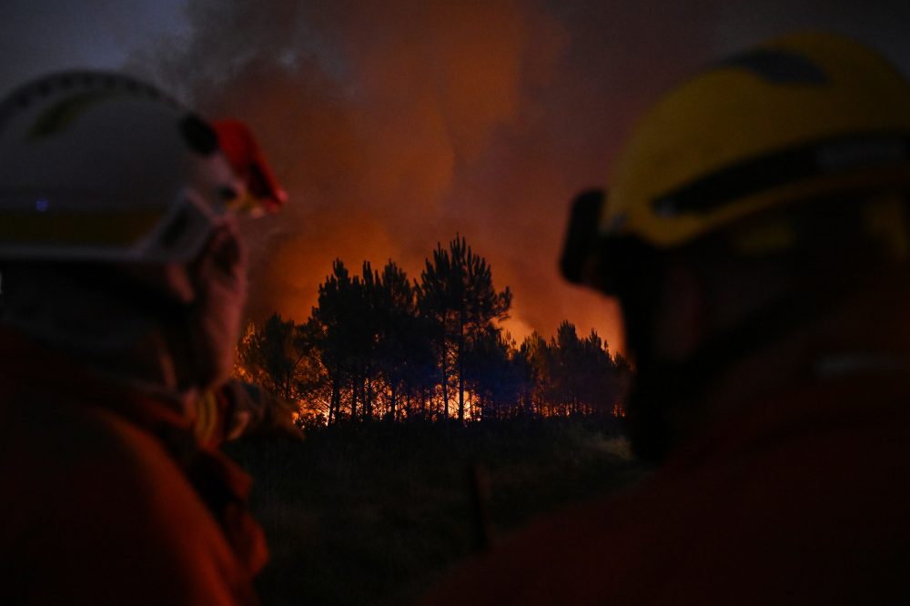 France battles wildfire four times the size of Paris as 40 C heat threatens new surge