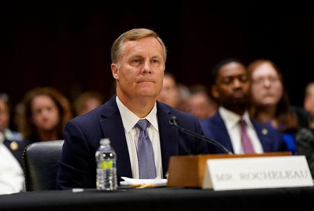 FAA official who led response to fatal collision is stepping down