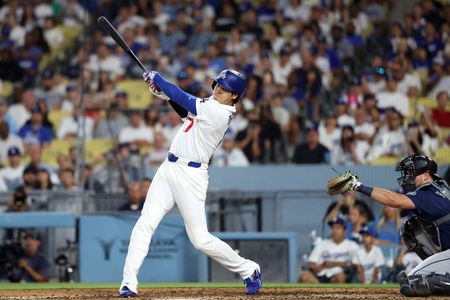 Dodgers hold Shohei Ohtani (knee soreness) out of lineup