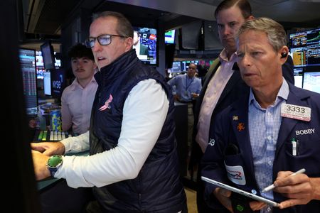 Global equity fund inflows surge to three week highs