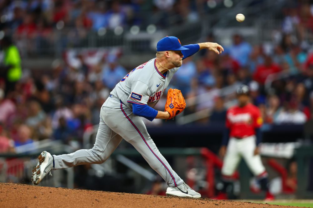Twins acquire veteran reliever A.J. Minter from the last-place Mets for a pair of infield prospects