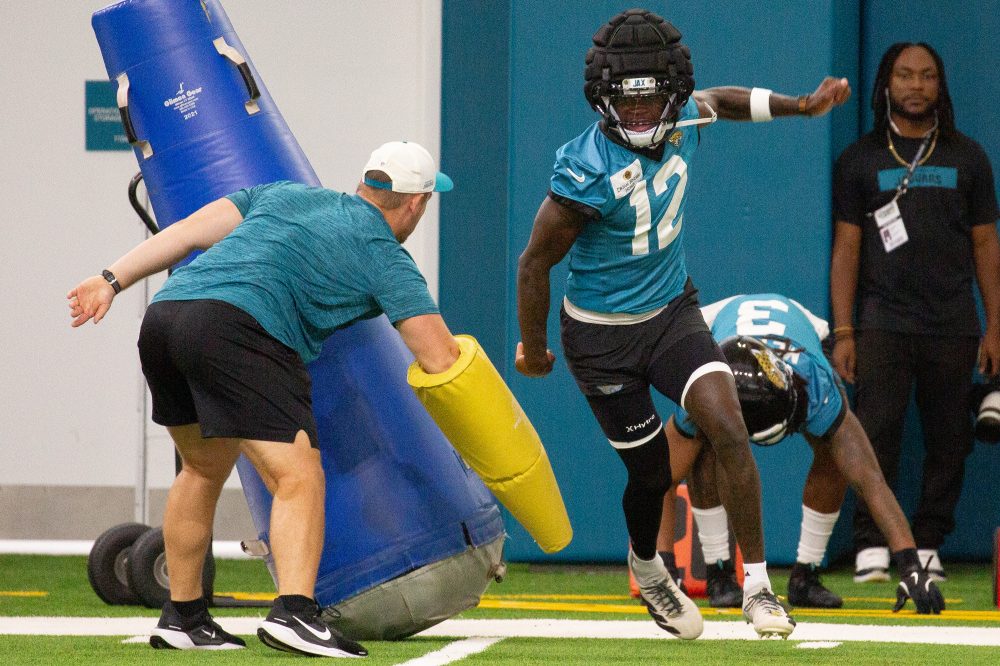 Jags 2-way player Travis Hunter returns stronger and fast after knee injury cuts short rookie year