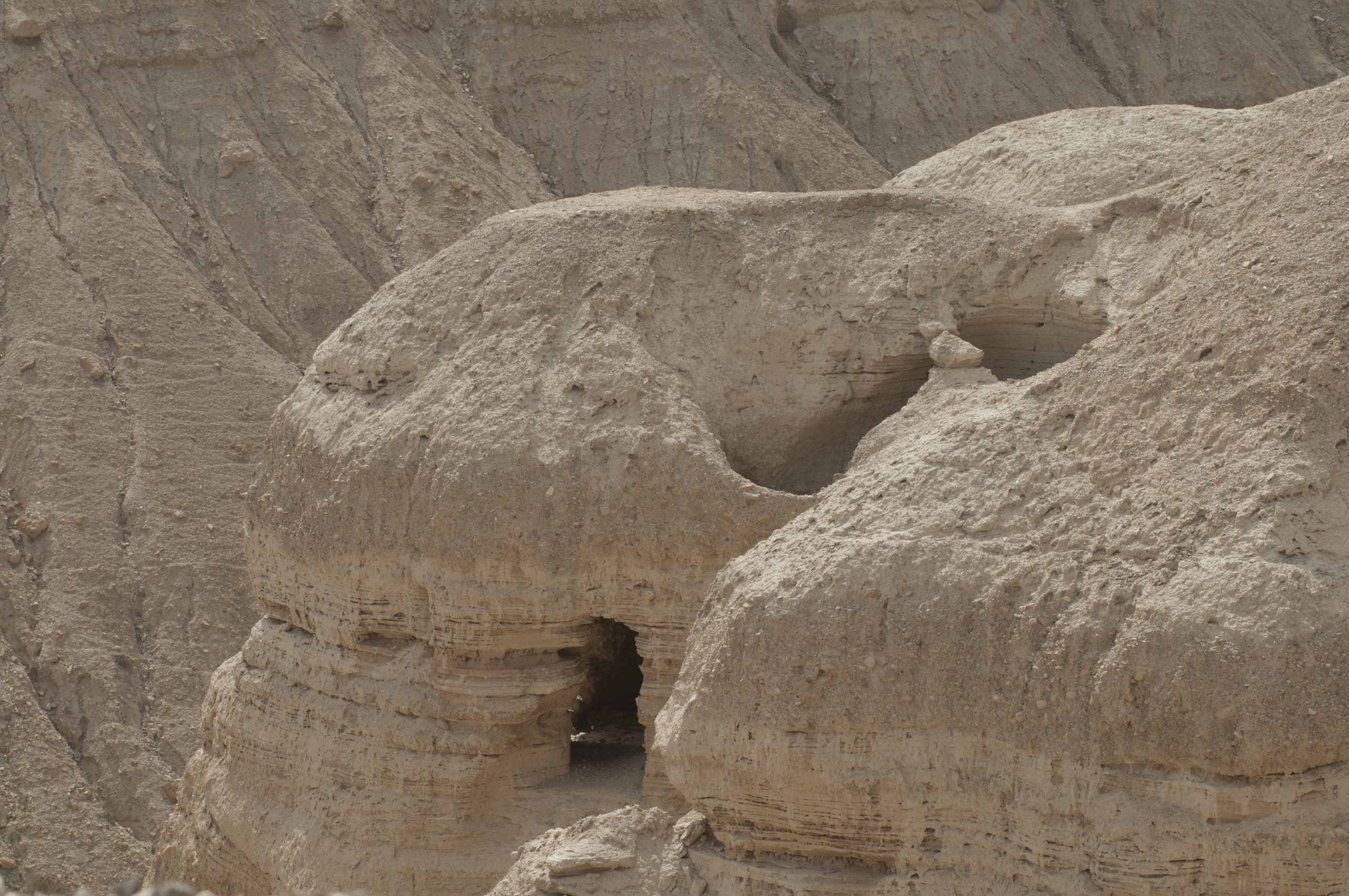 The Media Line: Can AI and Modern Science Help Unlock Some of the Ancient Mysteries of Qumran? - SRN News