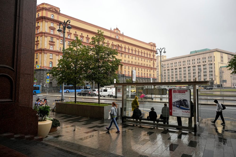 Russia detains a Moldovan citizen suspected of shooting a military officer on orders from Ukraine