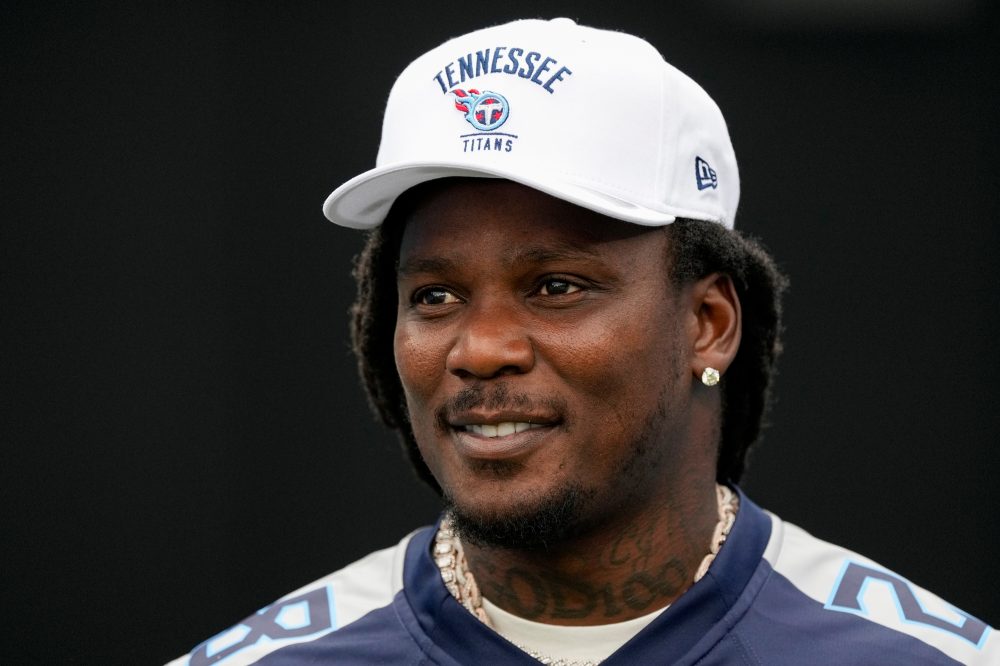 Titans delay Chris Johnson’s Ring of Honor ceremony because of his family’s travel issues