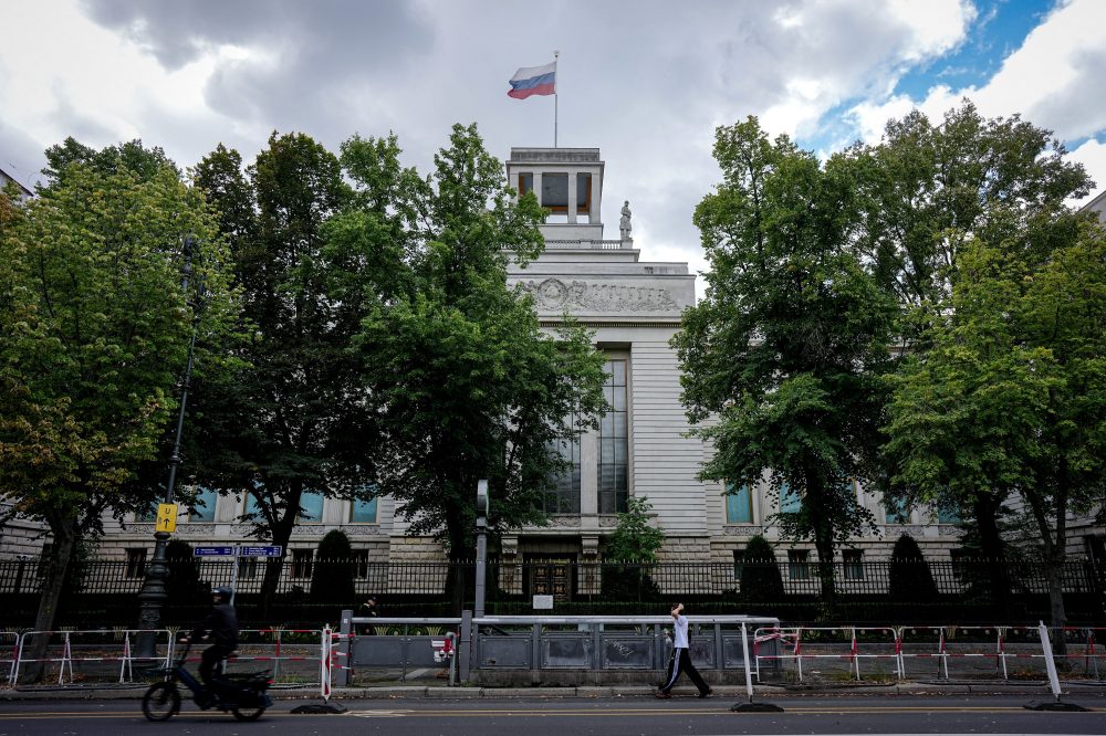 Prosecutors charge German-Ukrainian woman with aiding Russian intelligence