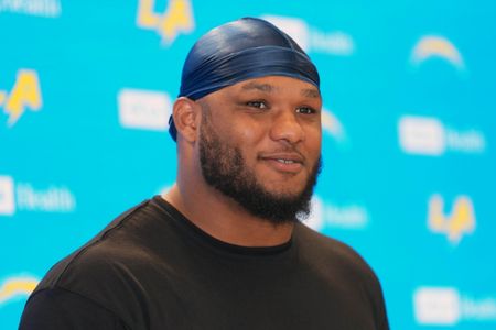 Report: Falcons DL Da’Shawn Hand believed to have torn quad