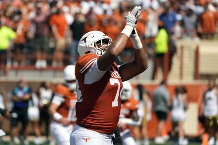 Report: Texas LT Trevor Goosby (knee) out for season