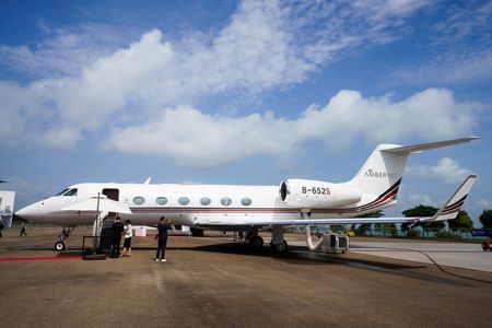 General Dynamics lifts annual forecasts on robust Gulfstream, marine bookings